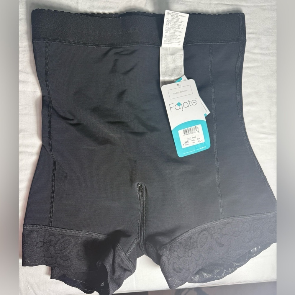 Shapewear brought directly from Colombia, small size, more or less XL.